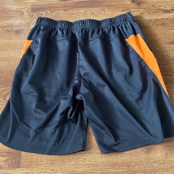 Qwick dry gray basketball shorts in size L - Picture 1 of 3